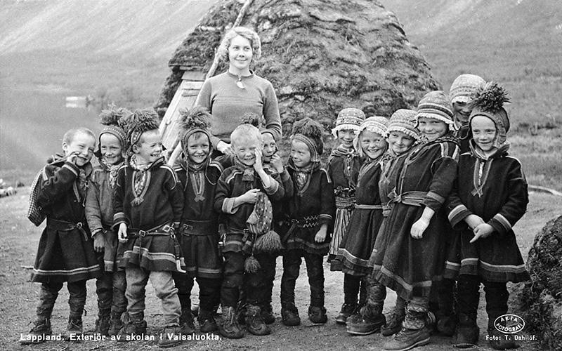 Sami school in Vaisaluokta, Jokkmokk, Lappland, Sweden. Teacher and School Children, 1955