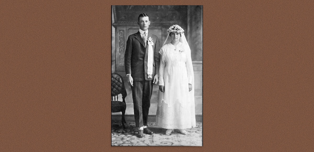 Image of a bride and groom who lived through the Great Depression