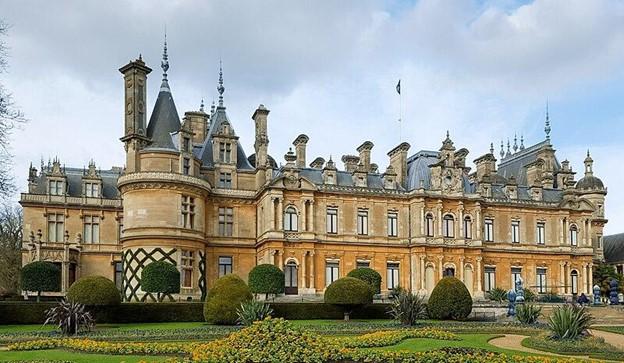 Waddesdon Manor from the south east. This is a Grade I listed building in England, 2016, Wikimedia Commons