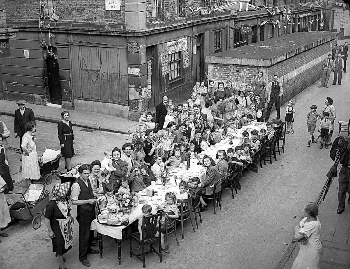 UK, World War II Photographs, 1939-1945, © Mirrorpix, Ancestry.com