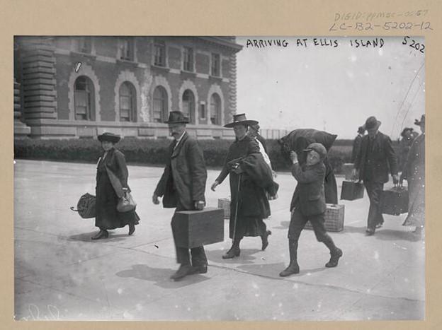Arriving at Ellis Island, 1907, library of Congress